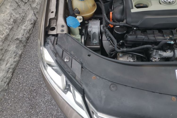 Used Volkswagen Magotan 2012 1.8TSI Luxury Model Right Front Headlight