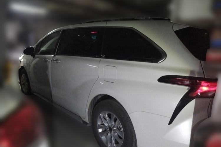 Used Toyota Granvia 2024 2.5L Hybrid Comfort Edition Rear Left 45 Deg