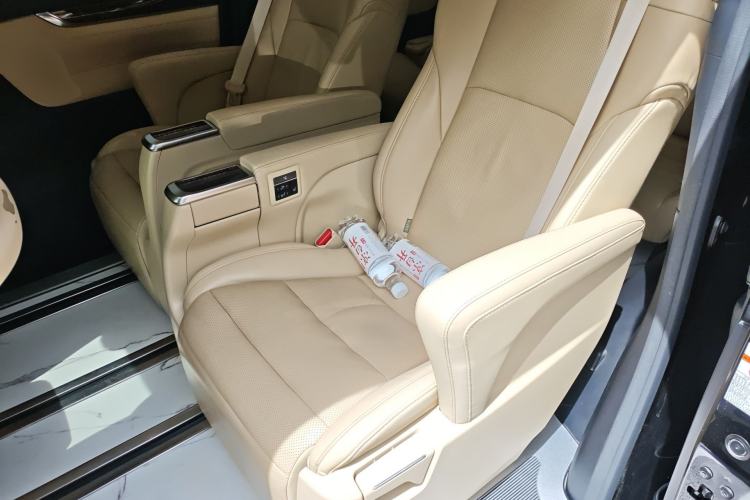 Used Toyota Alphard 2020 Dual-Engine 2.5L Luxury Edition
