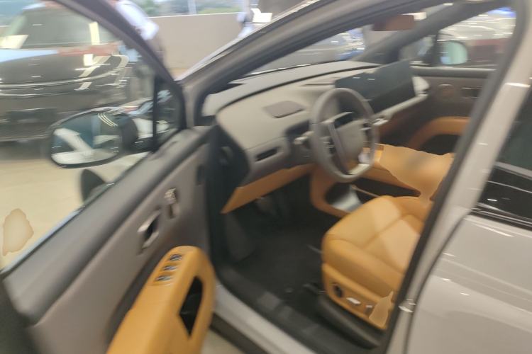 Used Li Auto Li Auto i8 2025 Model Standard Version