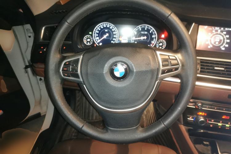 Used BMW 5 Series GT 2017 528i Leading Model