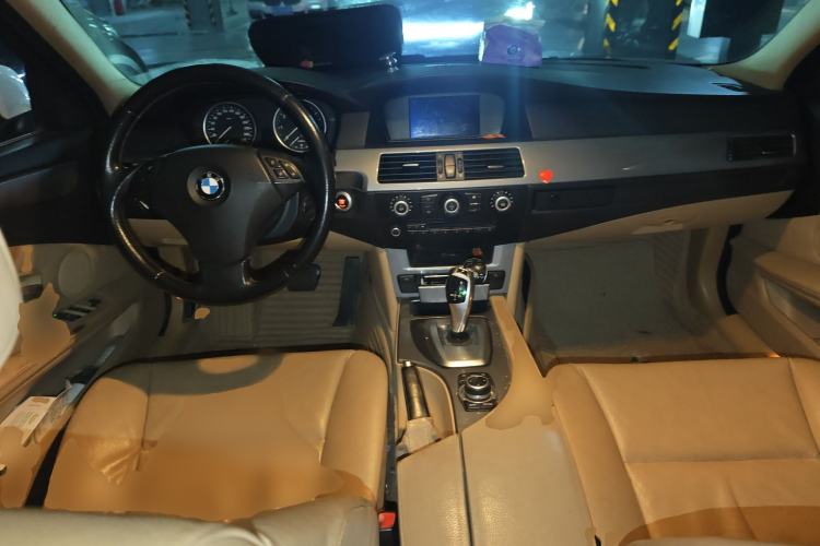 Used BMW 5 Series 2009 520Li Leading Model
