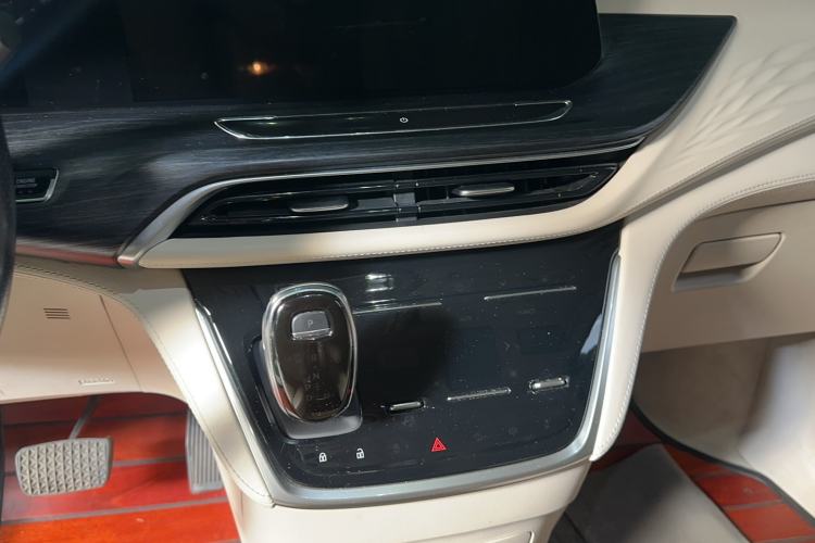 Used Buick GL8 2020 Avenir Avia Six-Seat Deluxe Edition
