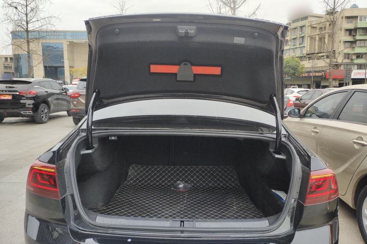 Used Volkswagen Magotan 2023 2 Million Units Limited Edition 330TSI DSG Leading Version