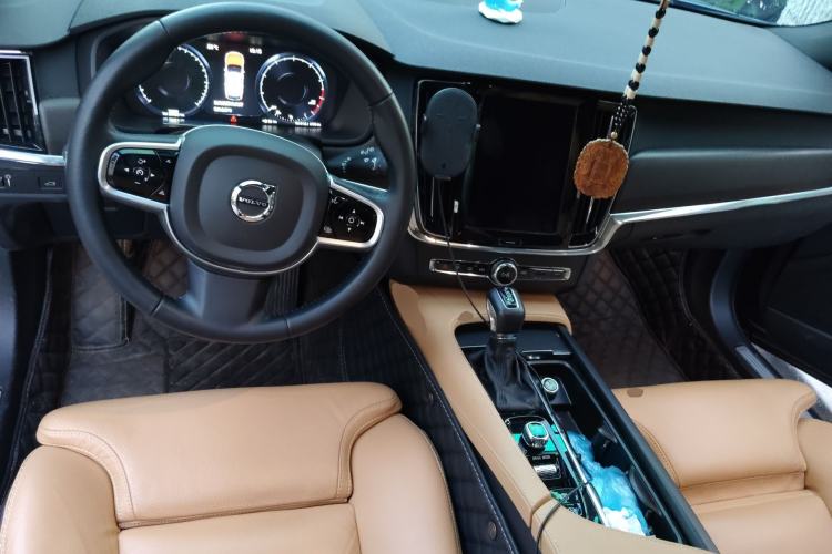Used Volvo V90 2017 Cross Country T5 AWD Smart Range Edition