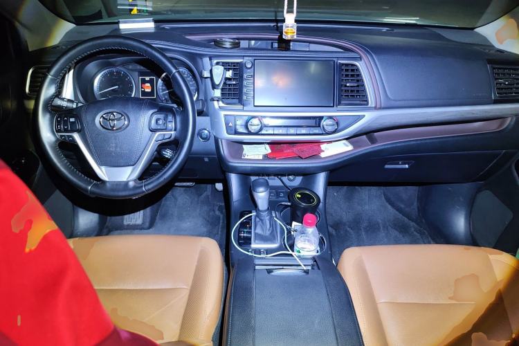Used Toyota Highlander 2018 2.0T Four-Wheel Drive Knight Edition 7 Seats China VI Standard
