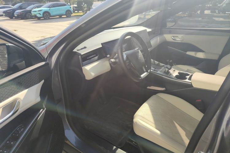 Used BYD Qin PLUS 2025 DM-i Smart Drive 120KM Superior Model
