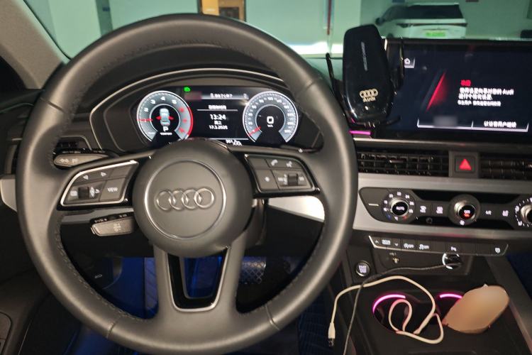 Used Audi A4L 2022 40 TFSI Fashion Dynamic Model Steering Wheel