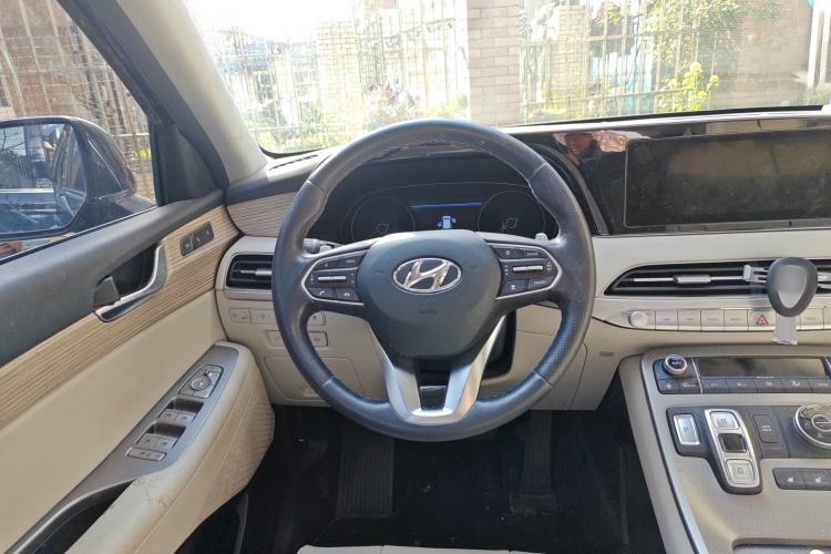 Used Hyundai Palisade 2021 3.5L Automatic 4x4 GLS Steering Wheel