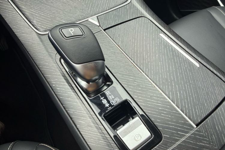 Used Venucia V 2021 260T Idol Edition