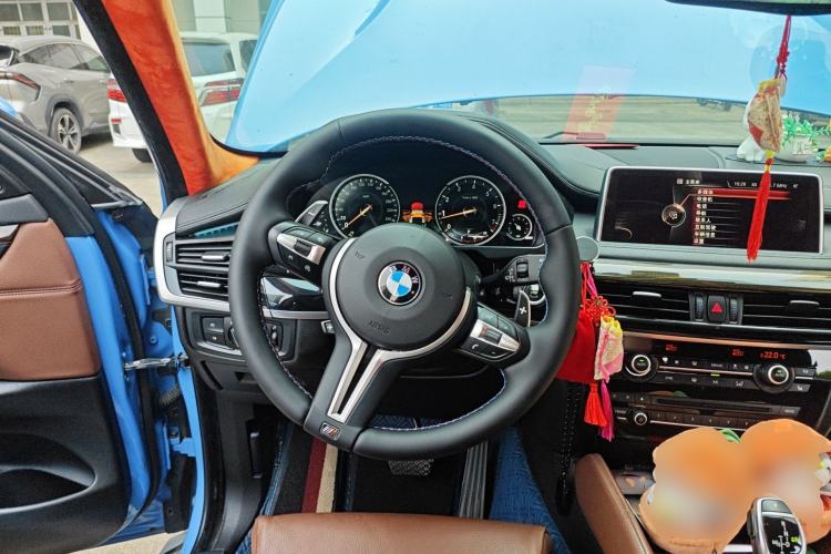Used BMW X6 2015 xDrive35i Luxury Edition Steering Wheel