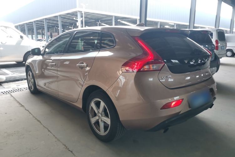 Used Volvo V40 2017 T3 Smart Edition
