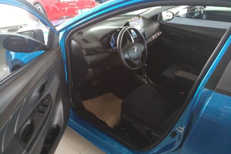 Used Toyota YARiS L Zhi Xuan 2014 1.3E Automatic Charm Edition Driver Seat