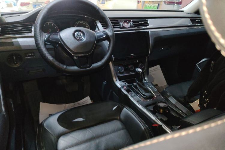 Used Volkswagen Passat 2017 280TSI DSG Luxury Edition
