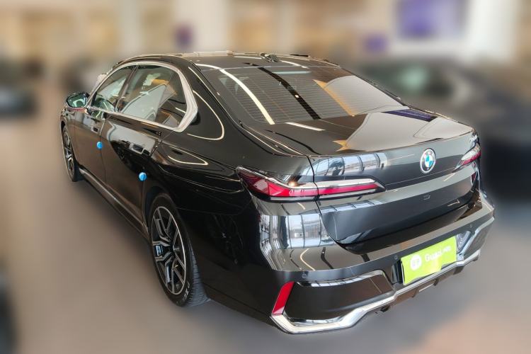 Used BMW 7 Series 2023 735Li M Sport Package Rear Left 45 Deg