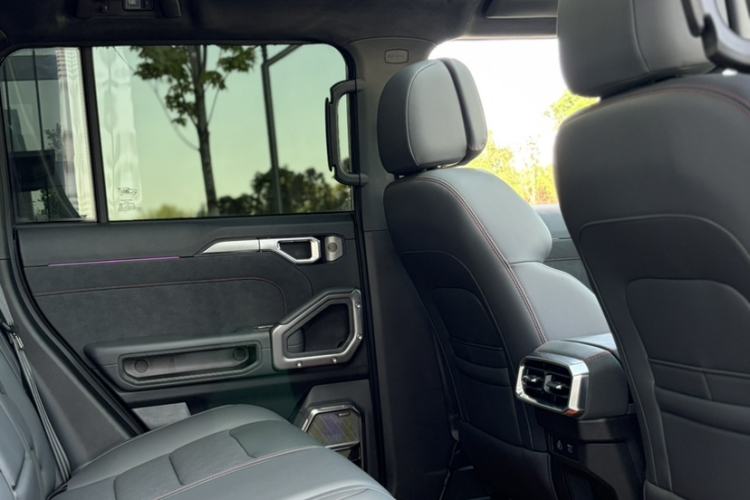 Used JETOUR Traveler 2023 2.0T All-Wheel Drive Conquer PRO
