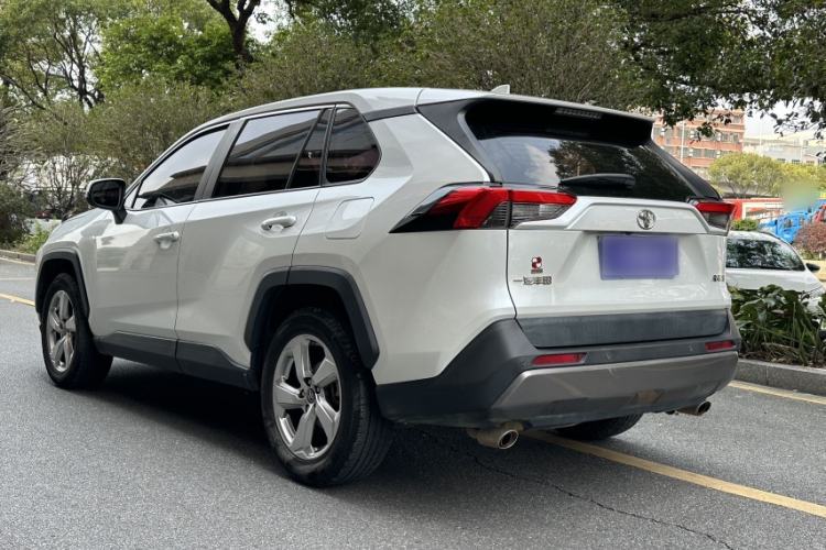 Used Toyota RAV4 2021 2.0L CVT Two-Wheel Drive Fashion Edition