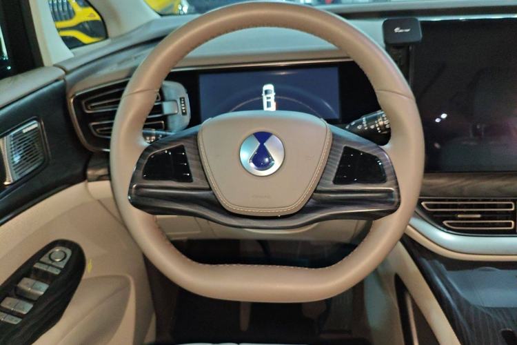 Used Denza D9 2022 DM-i 1040 Prestige Model