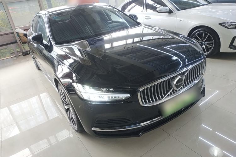 Used Volvo S90 New Energy 2021 T8 eDrive Hybrid Zhiyi Luxury Edition Front Right 45 Deg