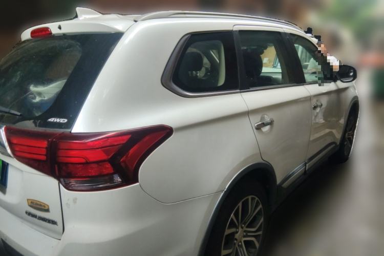 Used Mitsubishi Outlander 2018 2.4L 4x4 Elite Edition 5 Seats Rear Right 45 Deg