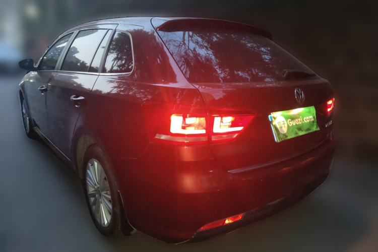 Used Volkswagen Gran Lavida 2014 1.6L Automatic Sport Edition
