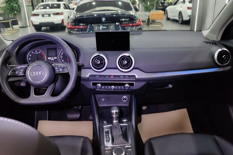 Used Audi Q2L 2023 35TFSI Fashion Dynamic Model Center Console