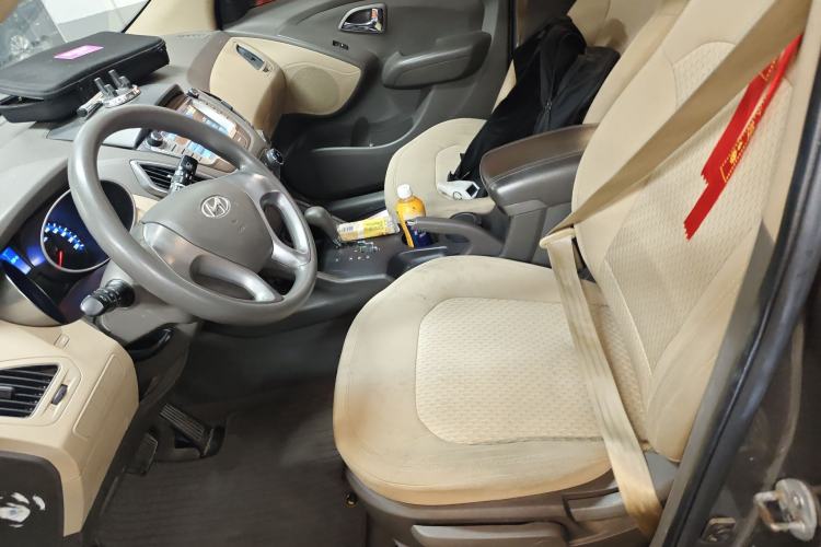 Used Hyundai ix35 2010 2.0L Automatic Two-Wheel Drive New Edition GL Left Front Seat