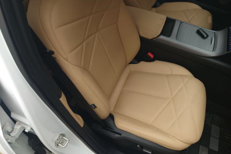 Used Geely Galaxy L6 2023 125km MAX