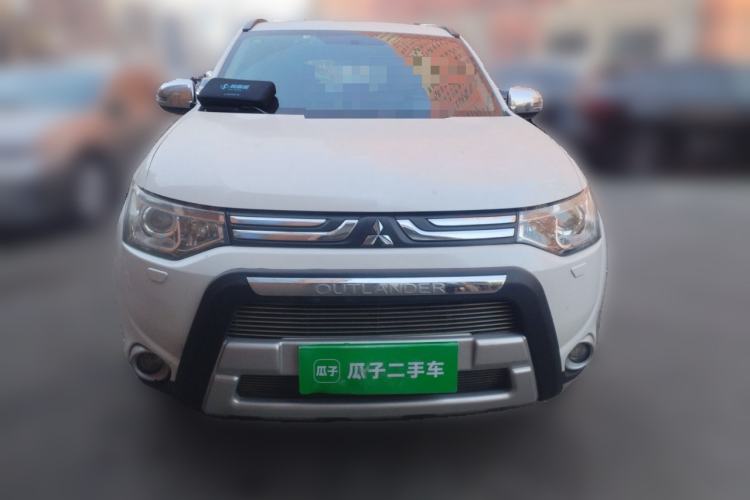 Used Mitsubishi Outlander 2013 2.4L 4x4 Luxury Navigation Edition 5 Seats