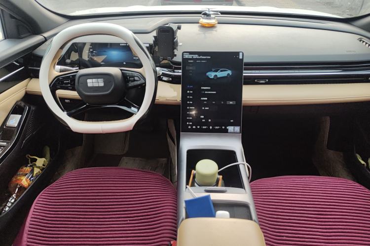 Used Geely Galaxy L6 2024 125km PLUS Dragon Edition
