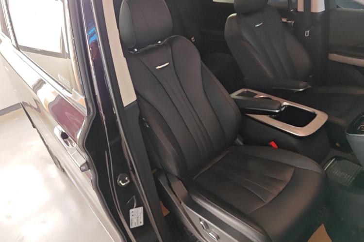 Used Hongqi HQ9 PHEV 2024 2.0T Four-Wheel Drive Business Edition Right Front Seat