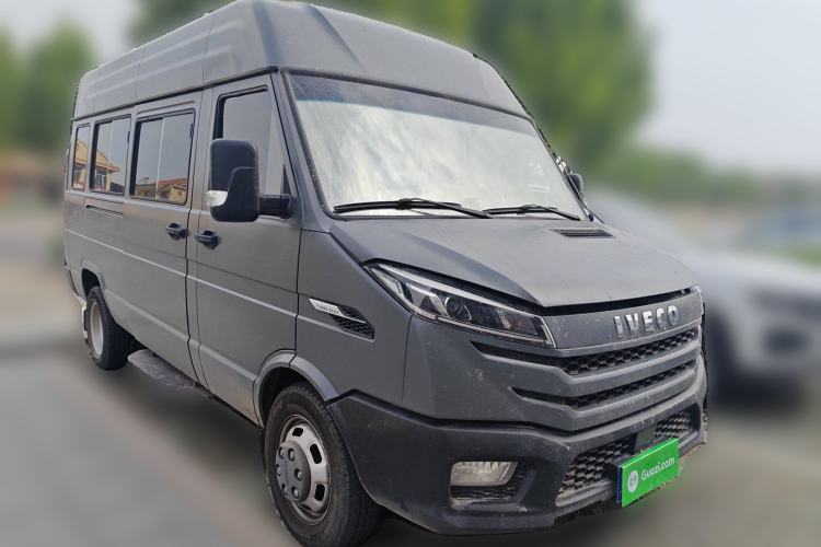 Used Iveco Daily 2023 2.5T A37M1 Multi-Purpose Passenger Vehicle Long Wheelbase Mid-Roof Design Dual Side Sliding Doors Automatic Transmission
