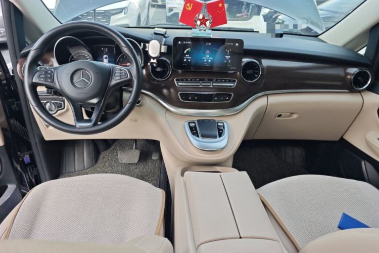 Used Mercedes-Benz V-Class 2021 V 260 Avantgarde Edition
