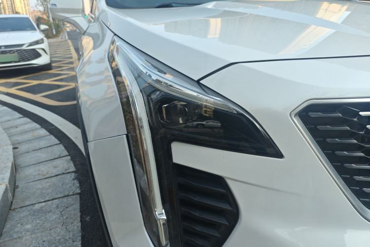 Used Cadillac XT4 2020 28T Two-Wheel-Drive Leading Version
