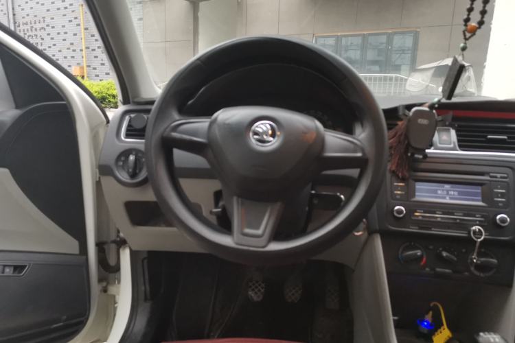 Used Skoda Rapid 2015 1.4L Manual Smart Selection Model Steering Wheel