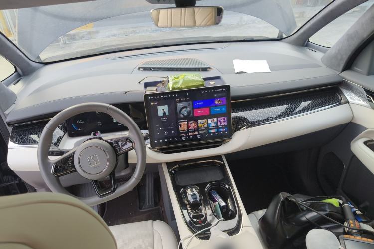 Used Zeekr 009 2022 WE Edition Center Console