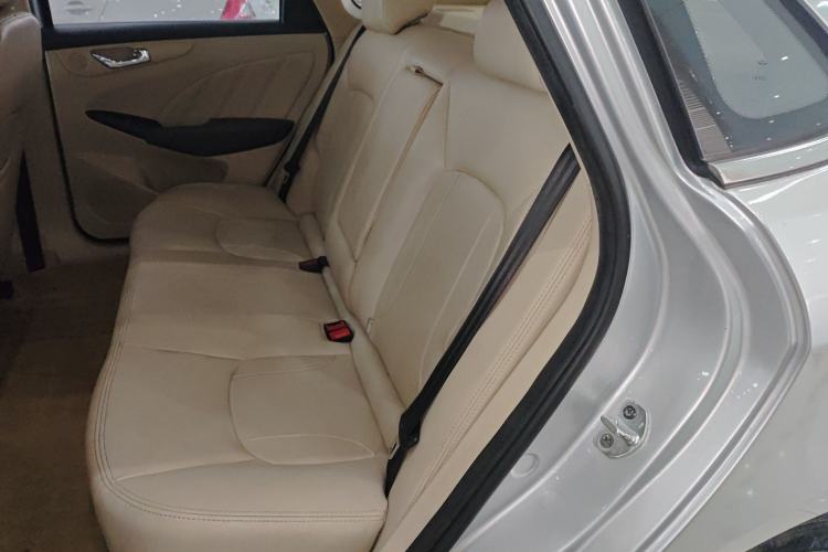 Used Chery Arrizo 7 2013 1.6L Manual ZhiShang Edition
