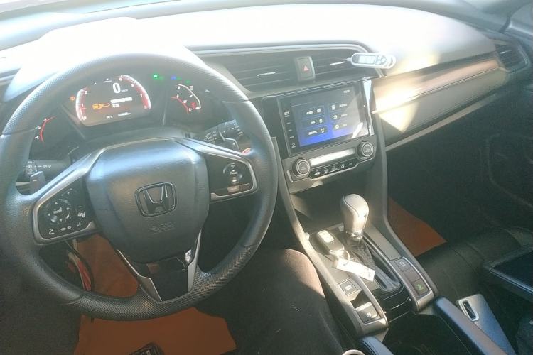 Used Honda Civic 2021 HATCHBACK 220TURBO CVT Trendy Cool Edition
