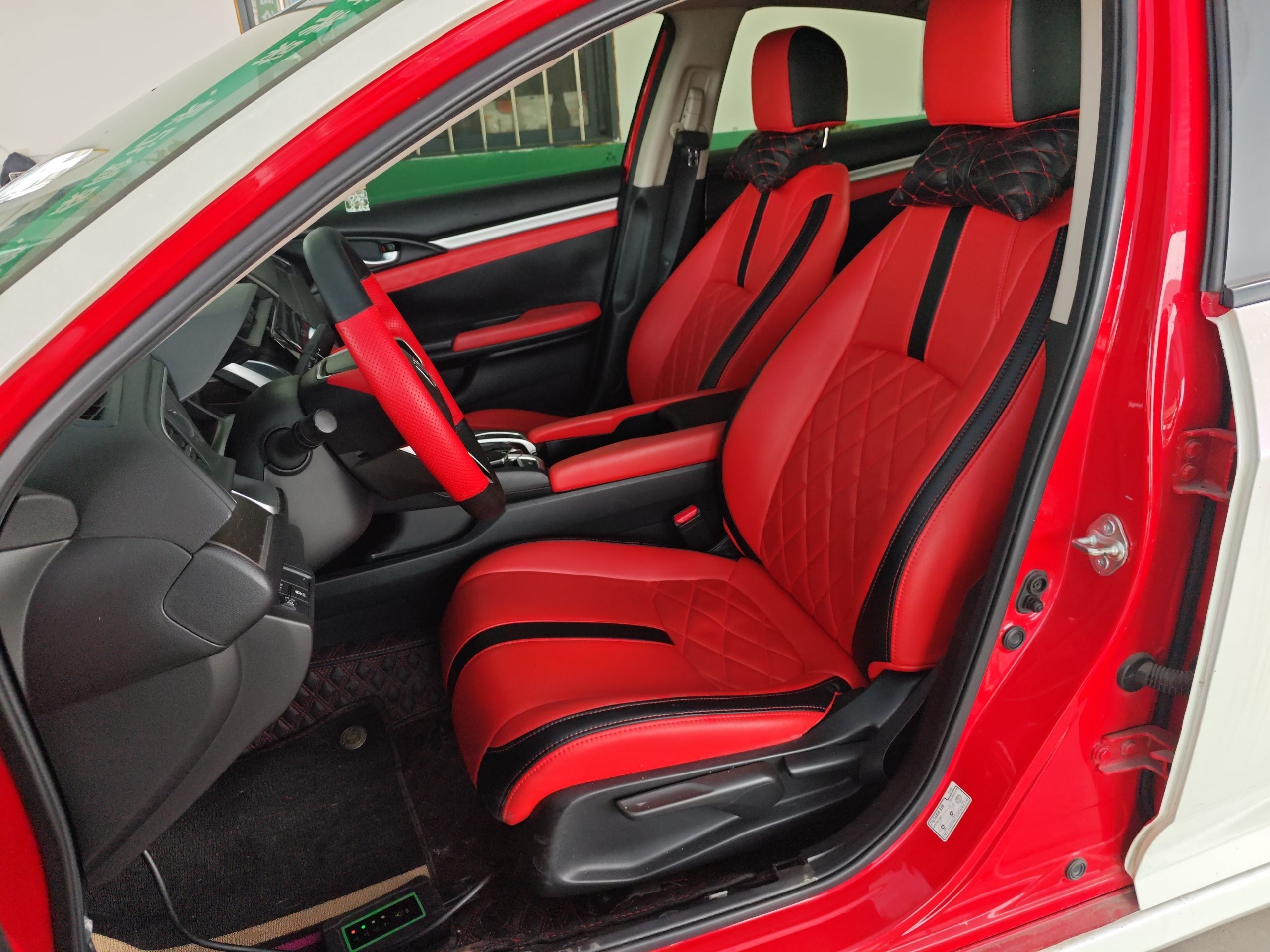 Переднее сиденье в автомобиле