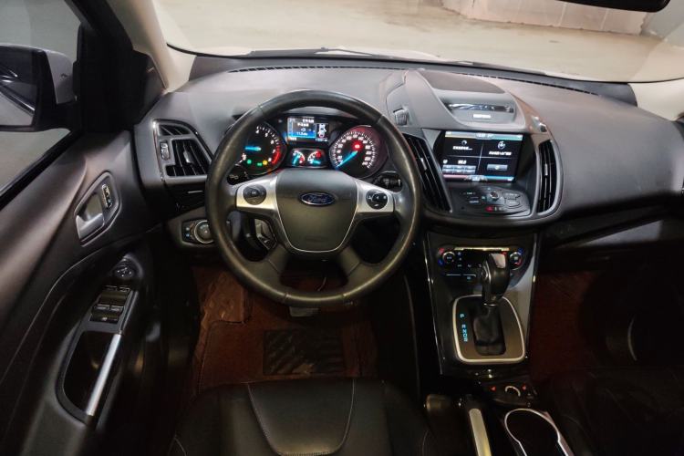 Used Ford Kuga 2015 2.0L GTDi Four-Wheel-Drive Sport Model Steering Wheel