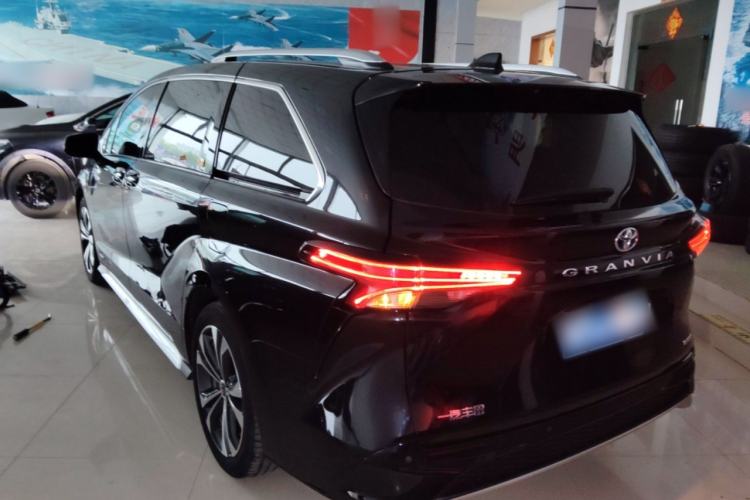 Used Toyota Granvia 2023 2.5L Hybrid Flagship VIP Edition Rear Left 45 Deg