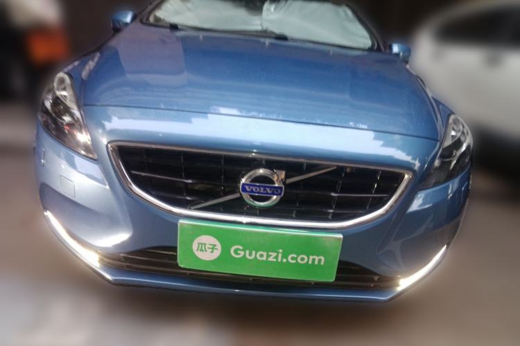 Used Volvo V40 2015 1.6T Zhiyi Edition
