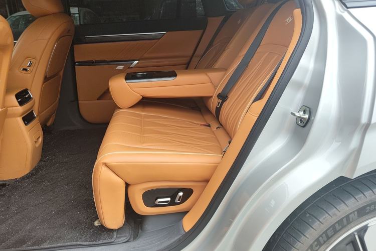 Used Dongfeng eπ eπ008 2025 210 Ultra Range-Extended Version 5 Seats Left Rear Seat