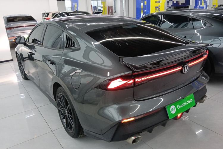 Used CHANGAN UNI-V 2022 1.5T Prestige Version
