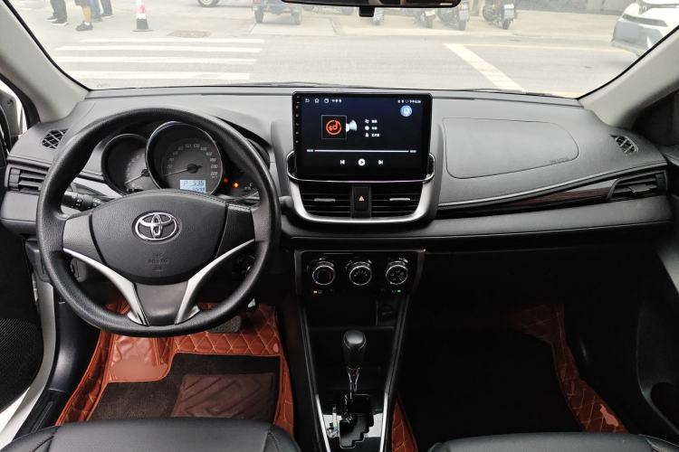 Used Toyota YARiS L Zhi Xiang 2020 1.5L CVT Luxury Edition Center Console