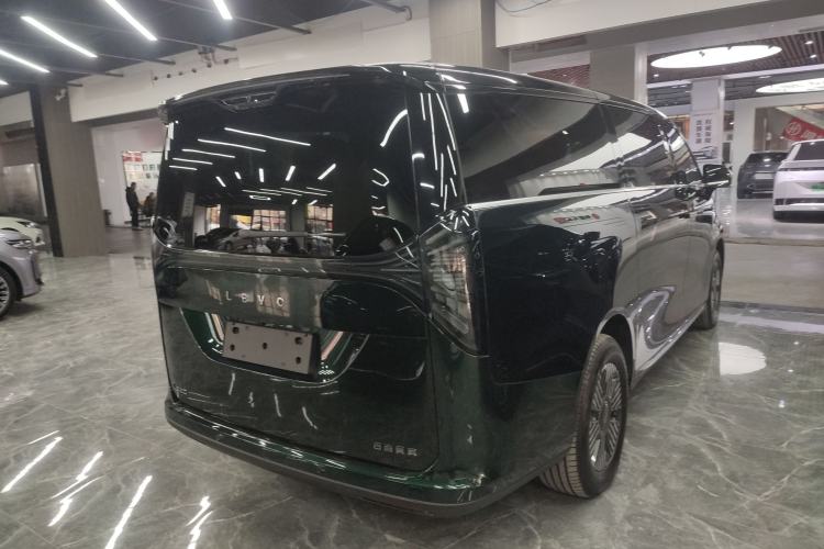 Used Geely Galaxy LEVC L380 2024 140-Degree 6-Seater All-Wheel-Drive Ultra