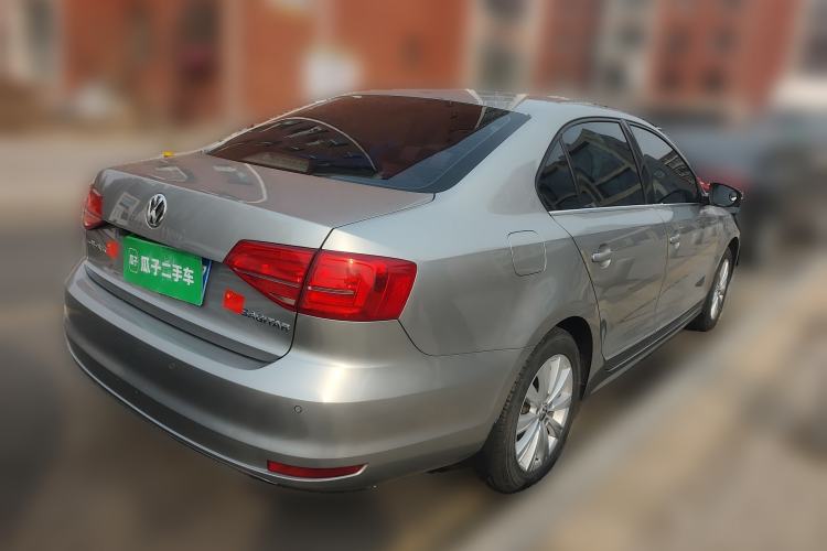 Used Volkswagen Sagitar 2015 1.6L Manual Comfort Model
