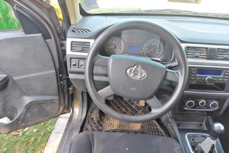 Used CHANGAN KAICHENG Shenqi F30 2019 1.5L Comfort Edition China VI Dual-Cab Long Wheelbase DAM15KL Steering Wheel