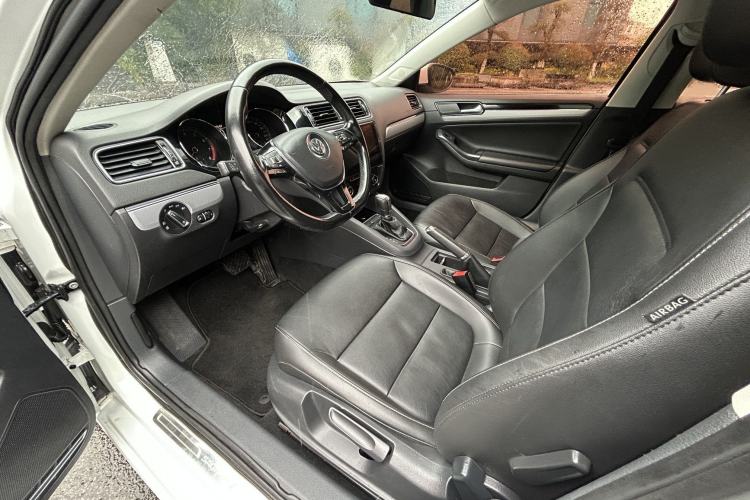 Used Volkswagen Sagitar 2017 180TSI Automatic Luxury Edition