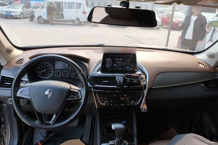 Used BORGWARD BX5 2017 20TGDI Automatic Two-Wheel Drive Pioneer Edition
